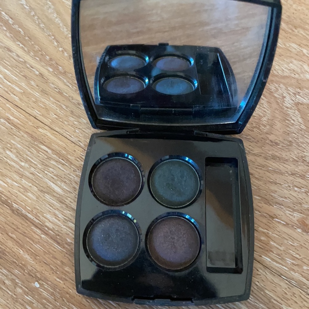 CHANEL Quatuor Boutons De Chanel Les Folies Noires - Picture 2 of 3